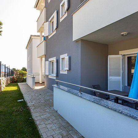 Apartments Crnekovic Tomislava 8A Baška Esterno foto