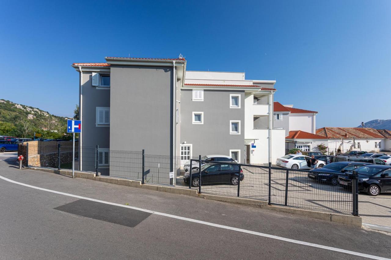 Apartments Crnekovic Tomislava 8A Baška Esterno foto