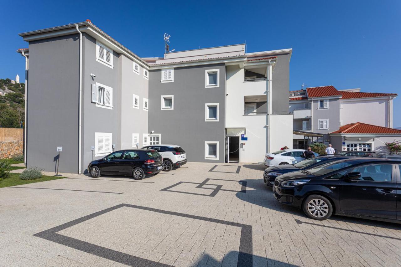 Apartments Crnekovic Tomislava 8A Baška Esterno foto