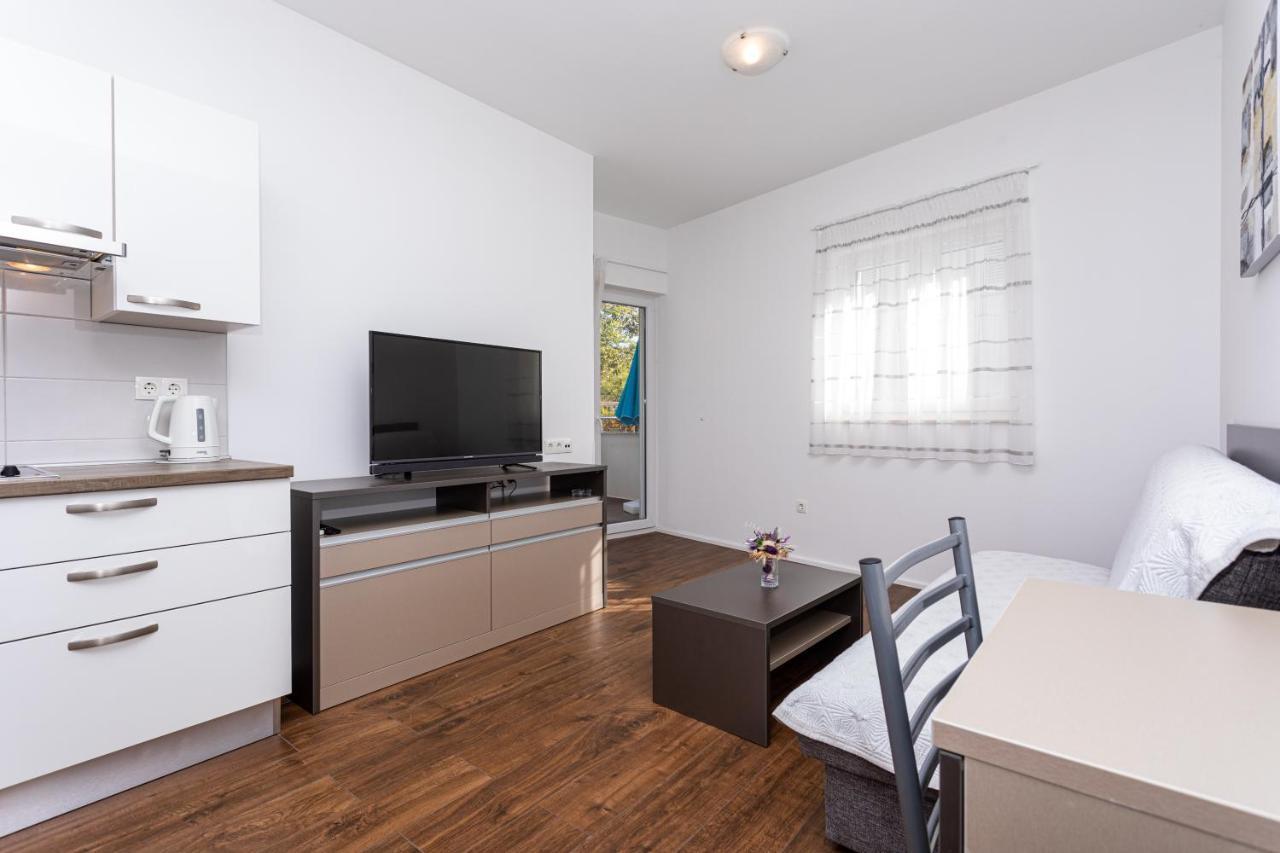 Apartments Crnekovic Tomislava 8A Baška Esterno foto
