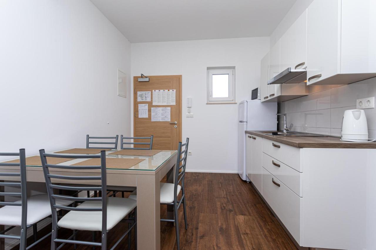 Apartments Crnekovic Tomislava 8A Baška Esterno foto