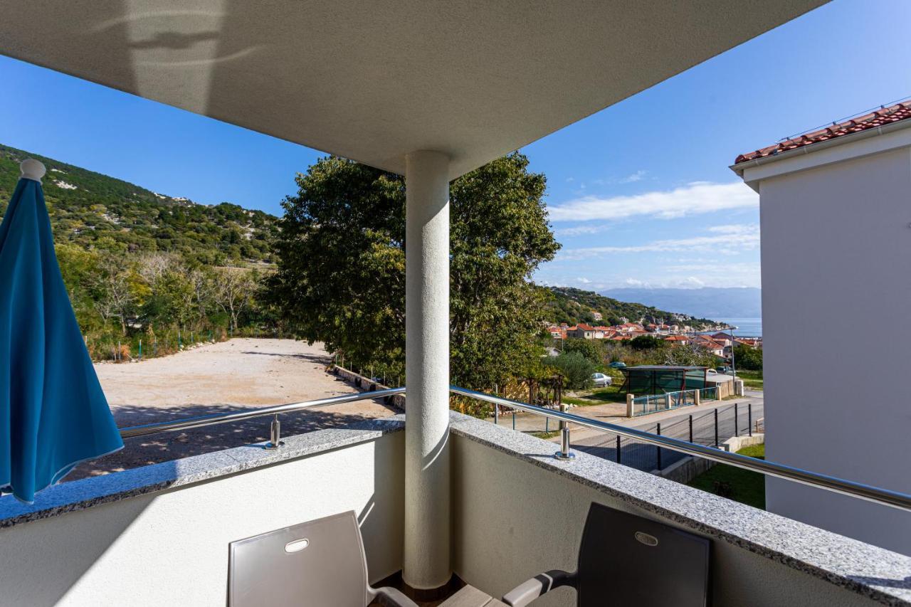 Apartments Crnekovic Tomislava 8A Baška Esterno foto
