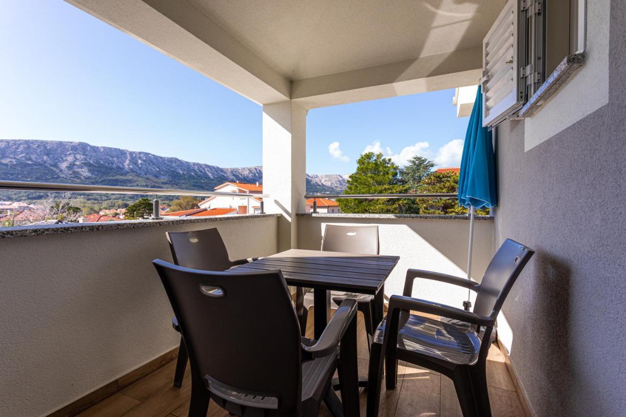 Apartments Crnekovic Tomislava 8A Baška Esterno foto