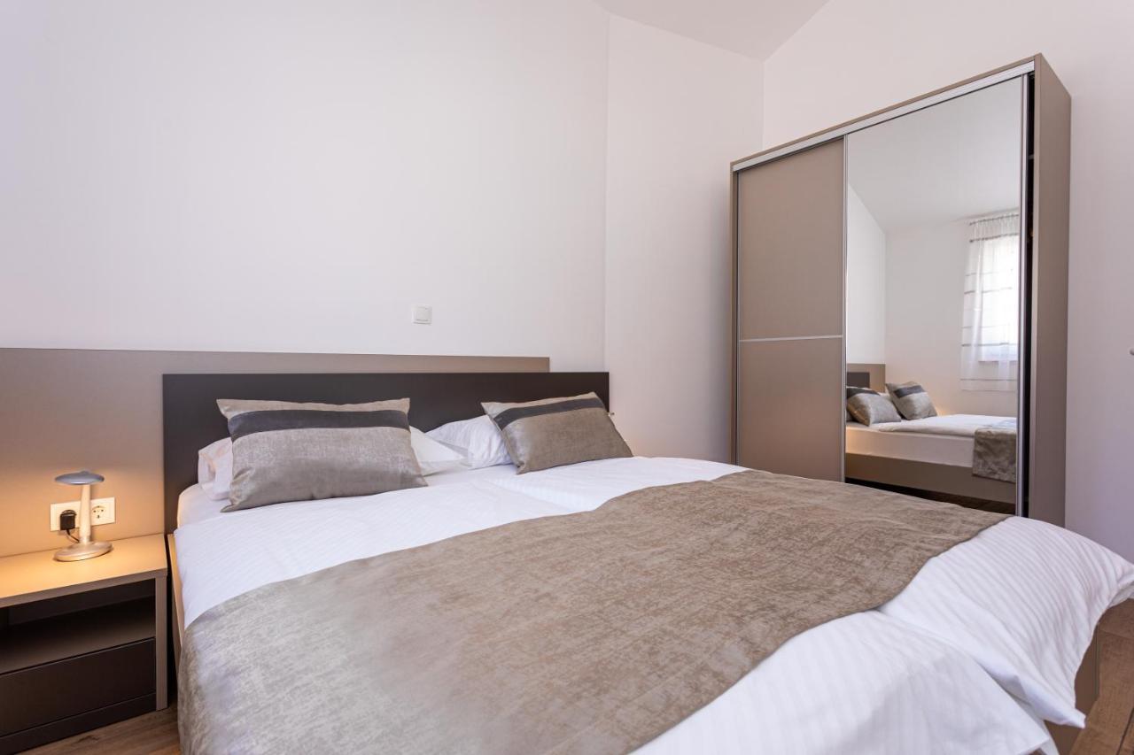 Apartments Crnekovic Tomislava 8A Baška Esterno foto
