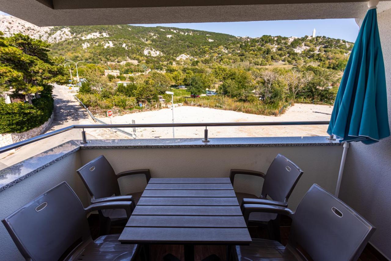 Apartments Crnekovic Tomislava 8A Baška Esterno foto
