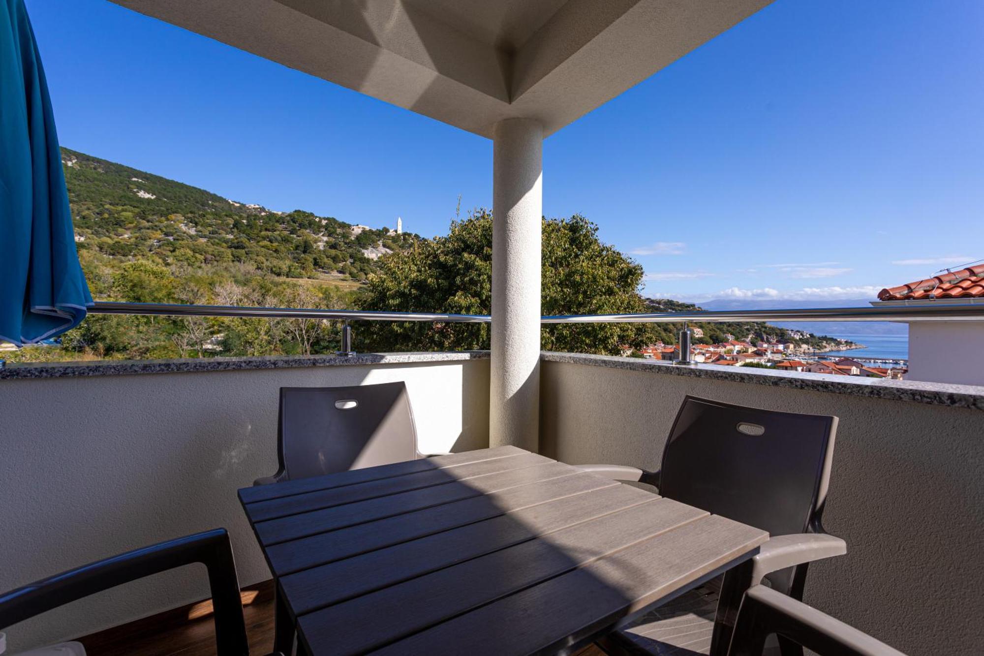 Apartments Crnekovic Tomislava 8A Baška Esterno foto