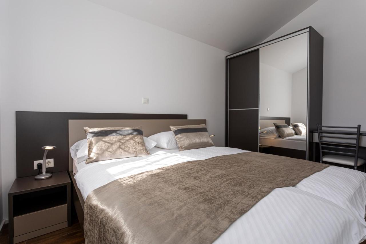 Apartments Crnekovic Tomislava 8A Baška Esterno foto